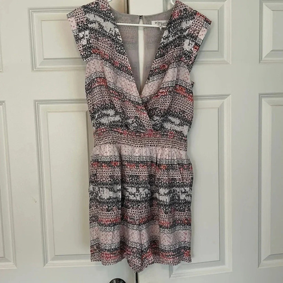 BCBGeneration Romper shorts size small pink and black cap sleeve v neck - Picture 1 of 5